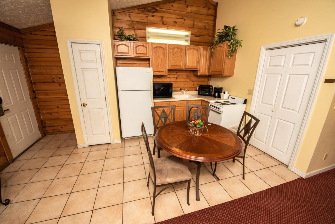 Cabin Close To Parkway Rd With River View Pigeon Forge Luaran gambar
