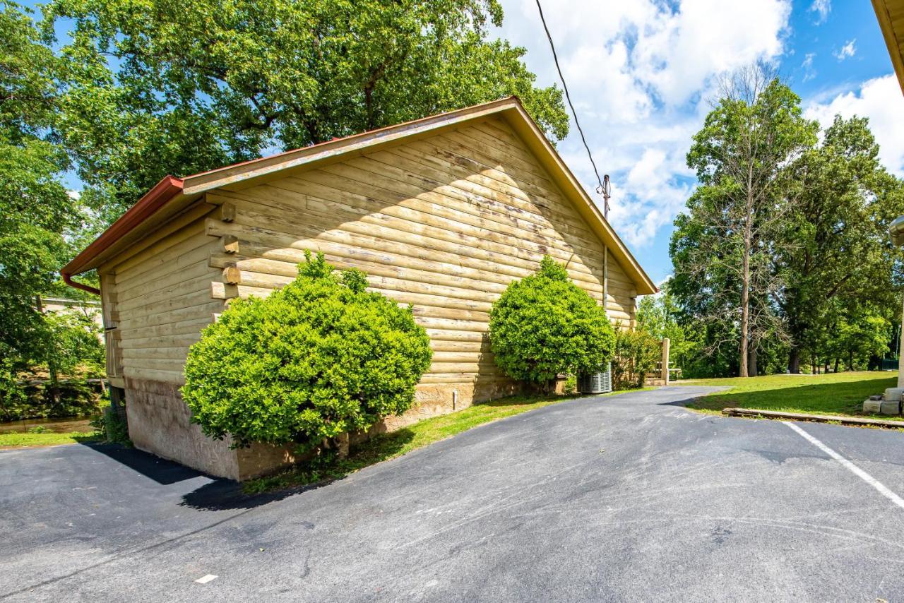 Cabin Close To Parkway Rd With River View Pigeon Forge Luaran gambar